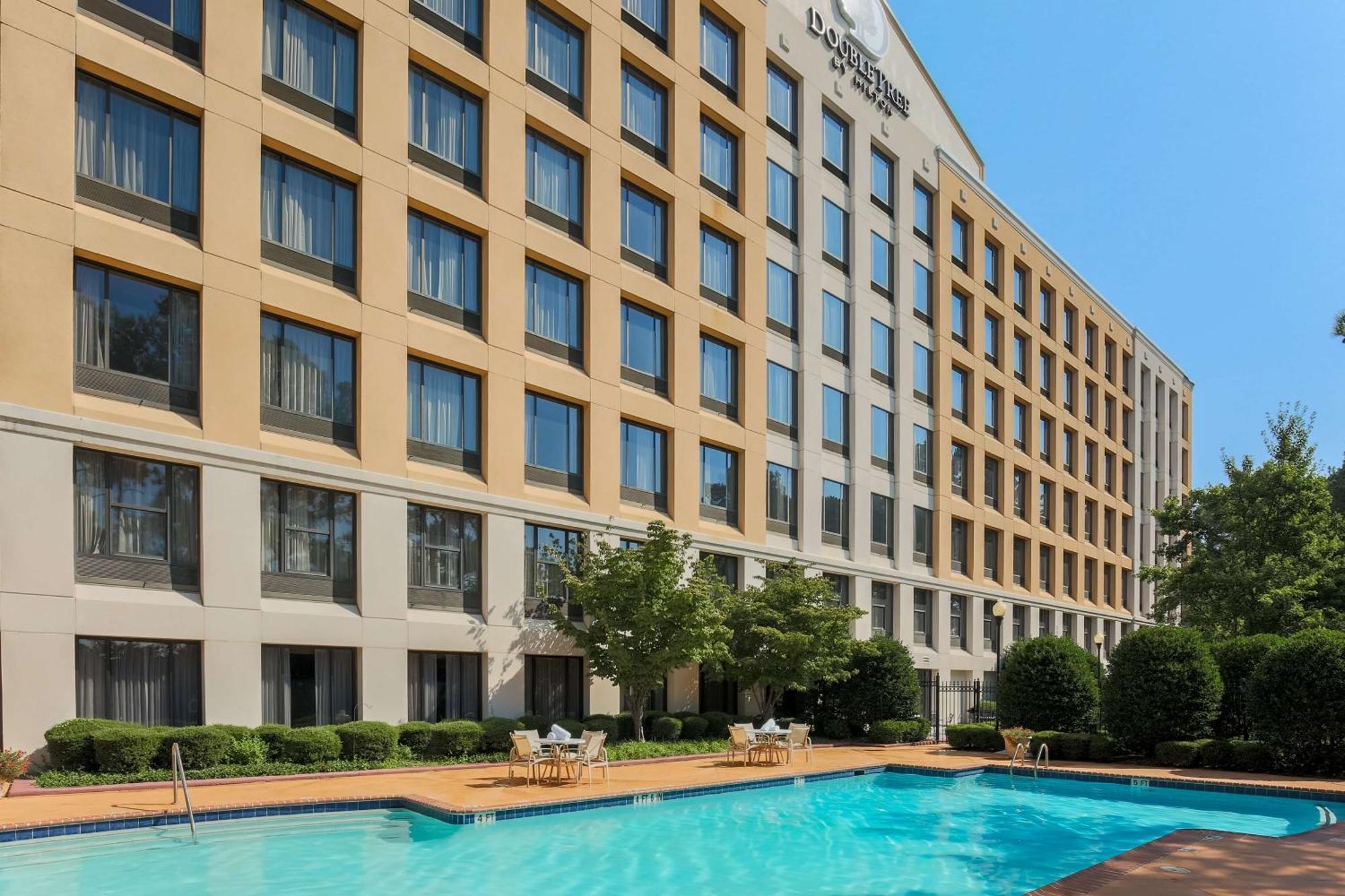 Отель Doubletree By Hilton Atlanta Airport Колледж Парк Экстерьер фото