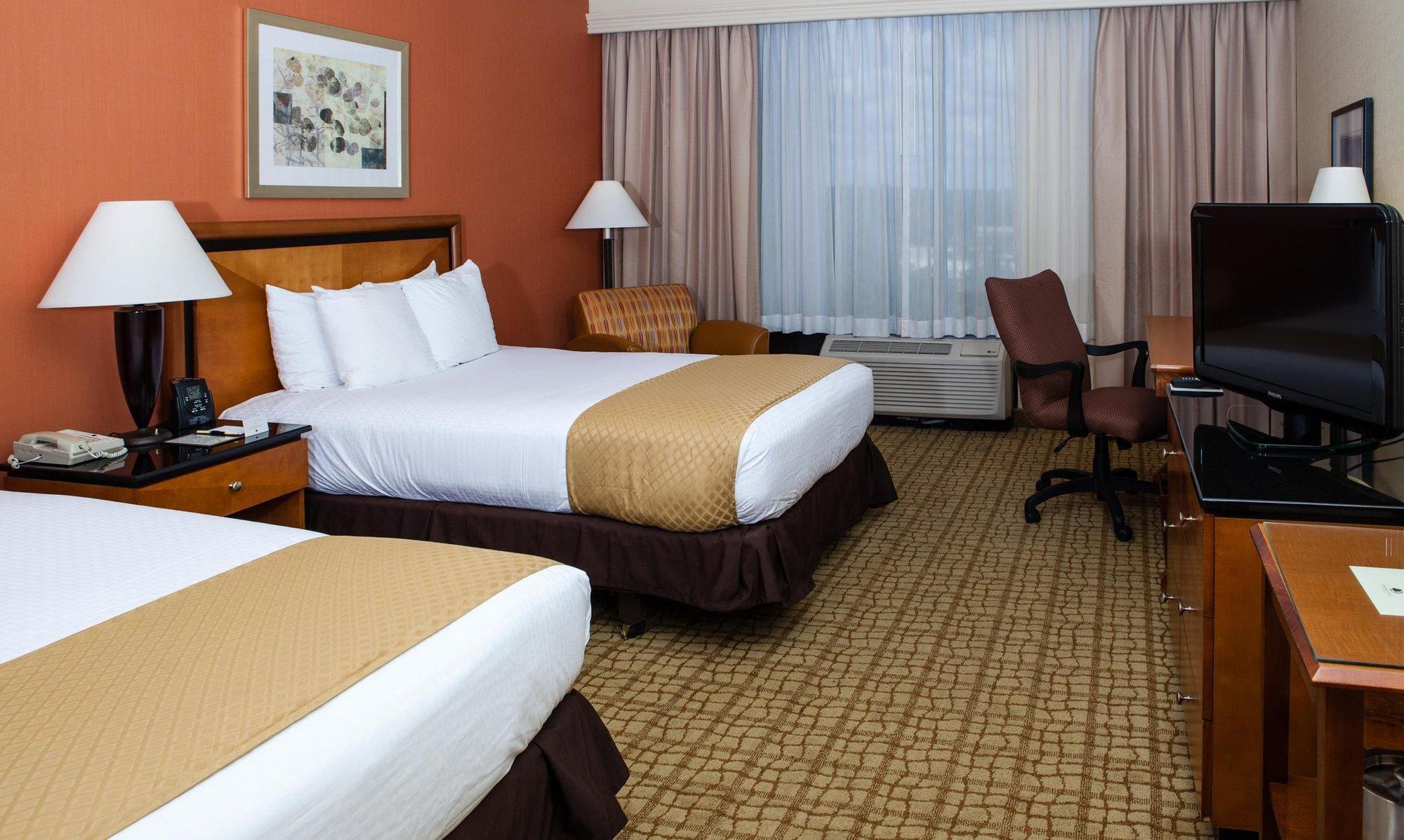 Отель Doubletree By Hilton Atlanta Airport Колледж Парк Экстерьер фото