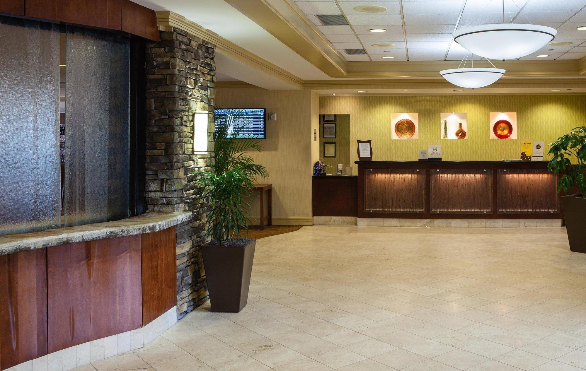 Отель Doubletree By Hilton Atlanta Airport Колледж Парк Экстерьер фото